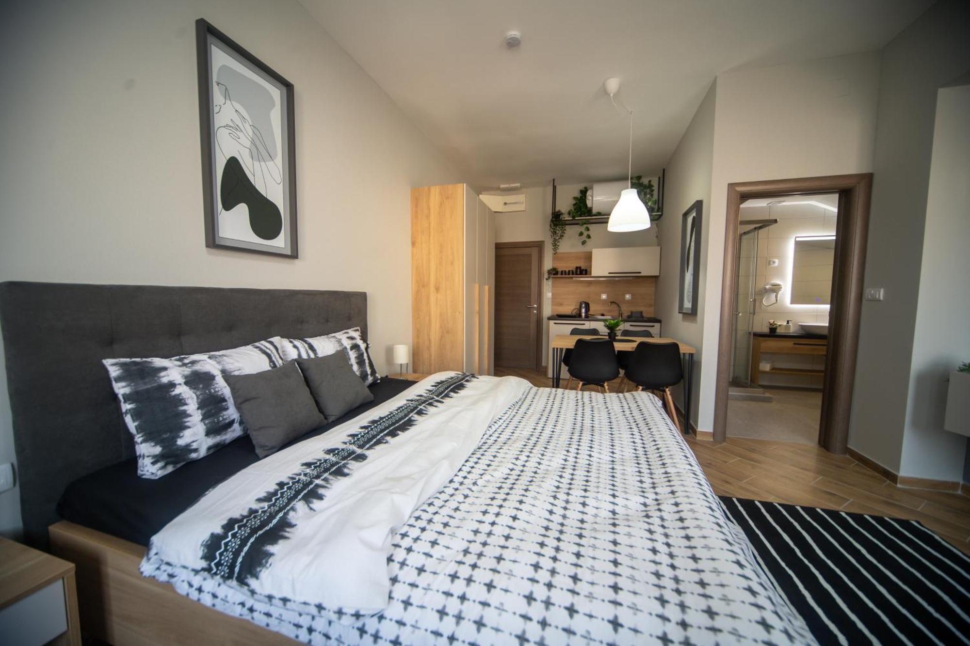 Brent Collection - Apartments In City Center Novi Sad Esterno foto