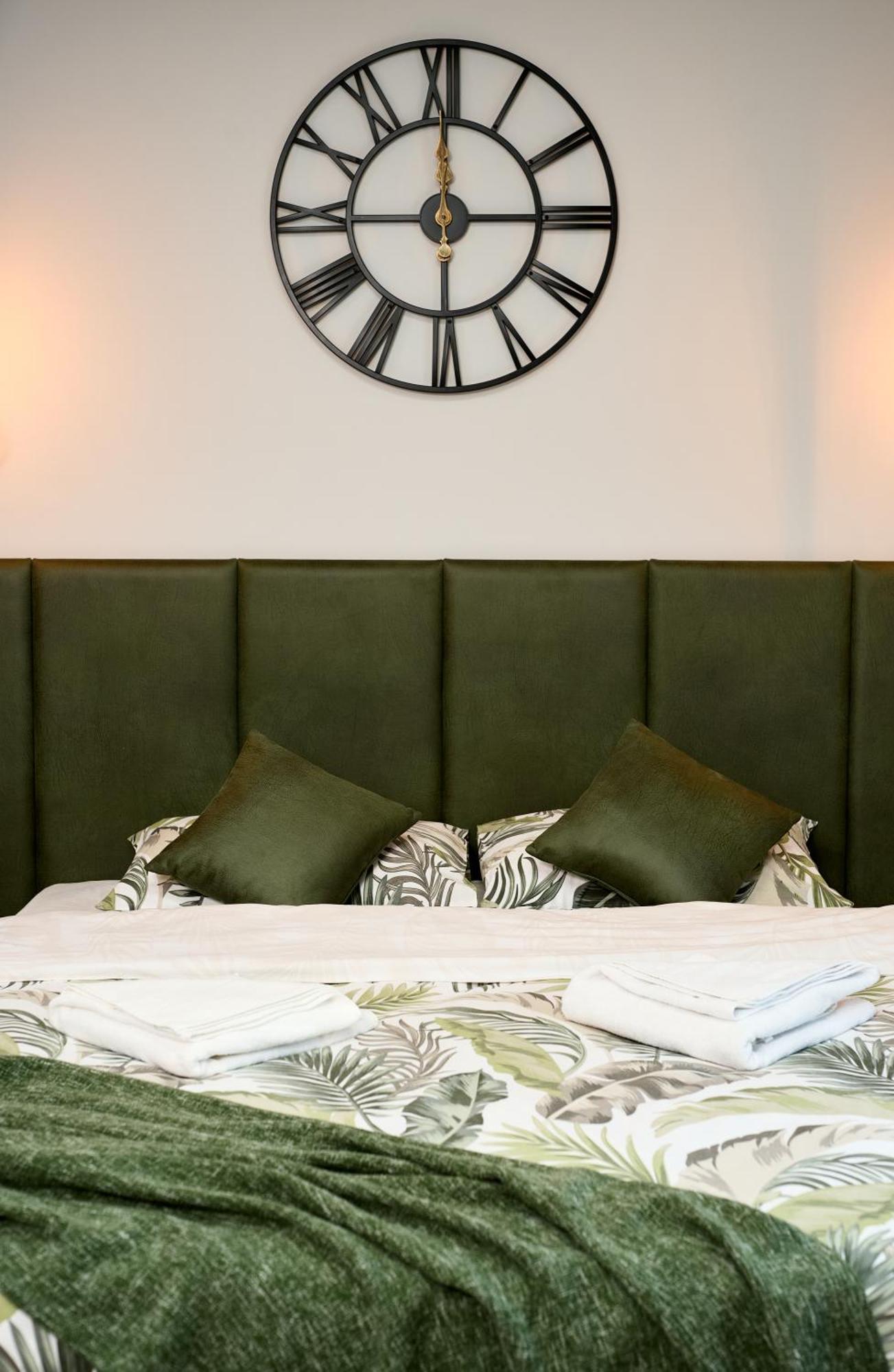 Brent Collection - Apartments In City Center Novi Sad Esterno foto