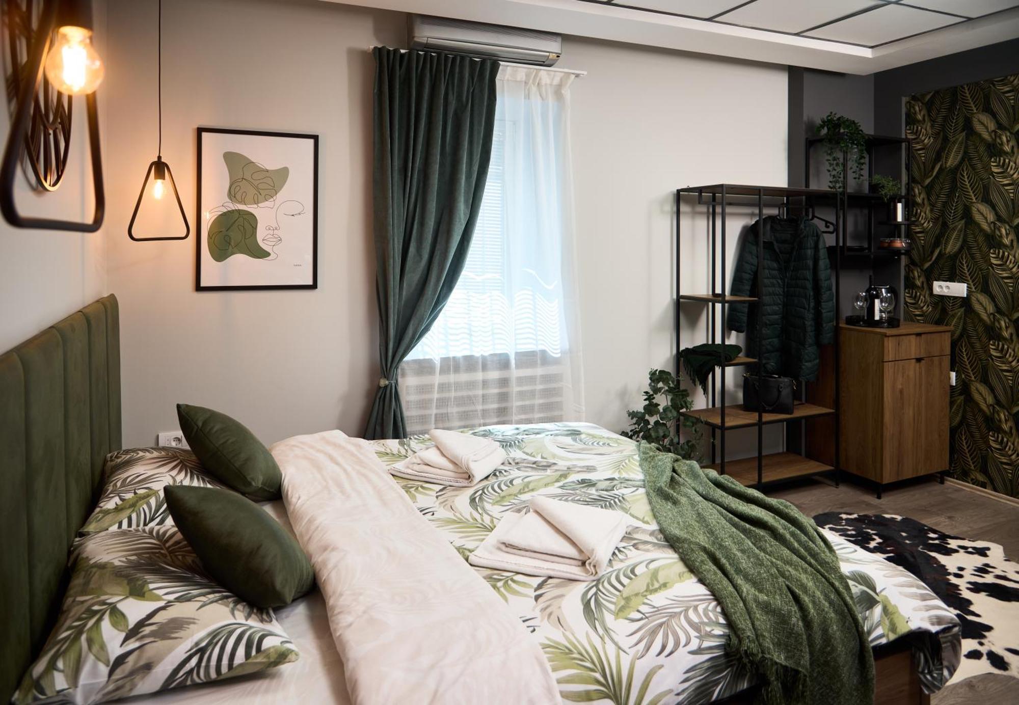 Brent Collection - Apartments In City Center Novi Sad Esterno foto